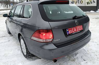 Универсал Volkswagen Golf 2010 в Ровно