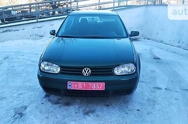 Хэтчбек Volkswagen Golf 2002 в Львове