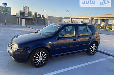 Универсал Volkswagen Golf 2003 в Киеве