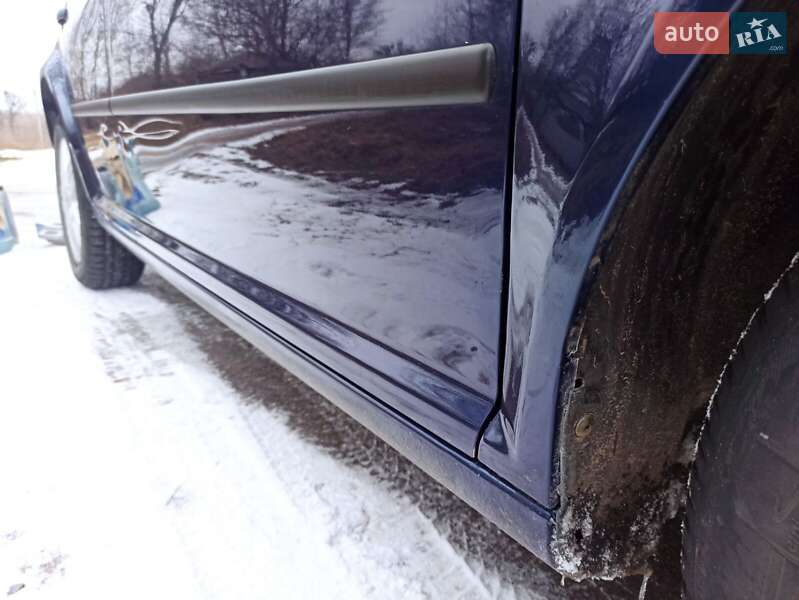 Хетчбек Volkswagen Golf 2001 в Тульчині