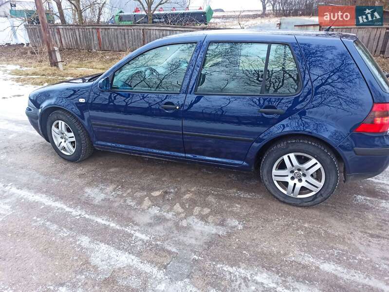 Хетчбек Volkswagen Golf 2001 в Тульчині
