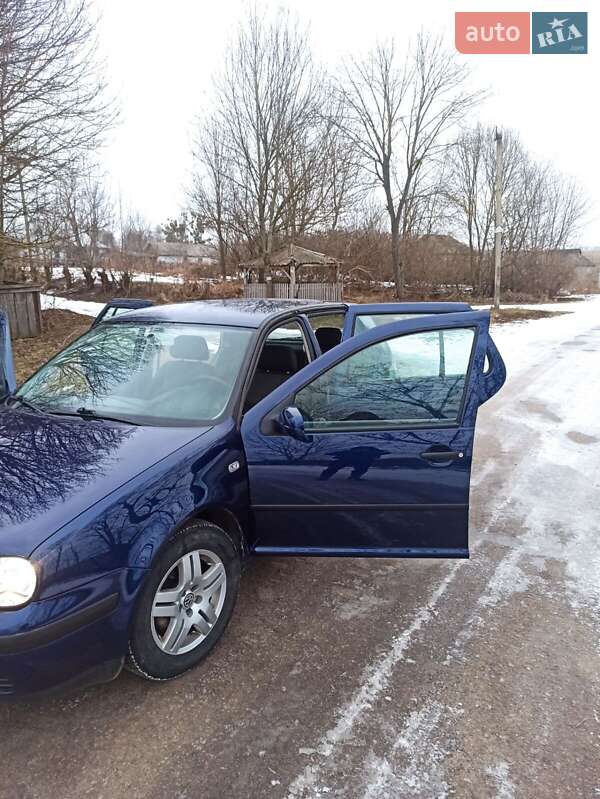 Хетчбек Volkswagen Golf 2001 в Тульчині