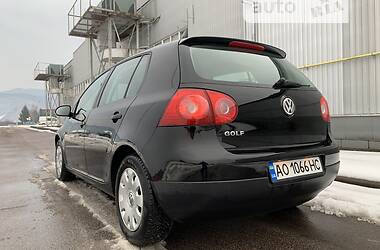 Хэтчбек Volkswagen Golf 2004 в Хусте