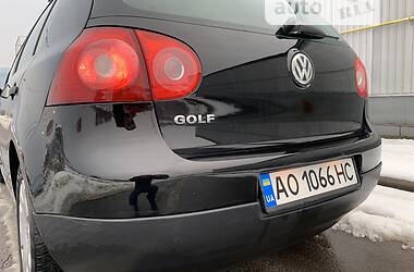 Хэтчбек Volkswagen Golf 2004 в Хусте