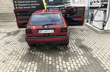 Хэтчбек Volkswagen Golf 1995 в Новояворовске