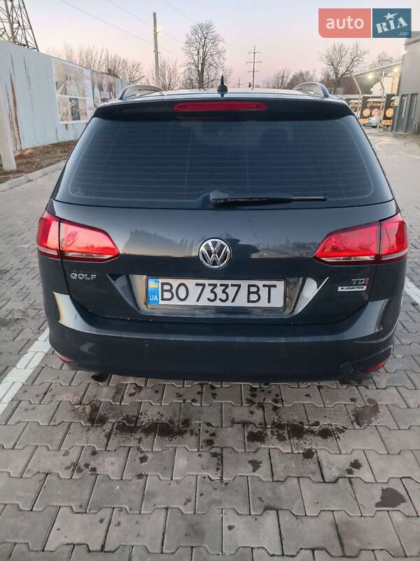 Універсал Volkswagen Golf 2016 в Чернівцях