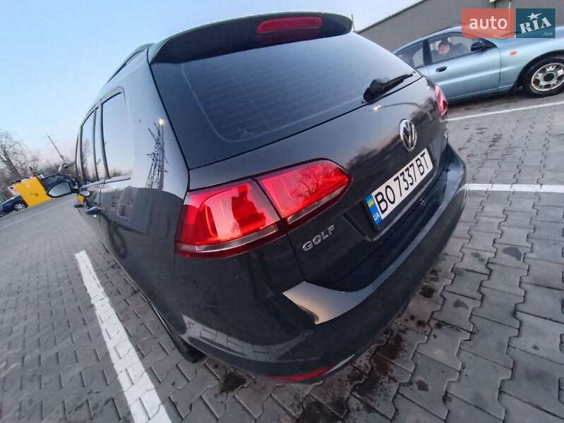 Універсал Volkswagen Golf 2016 в Чернівцях