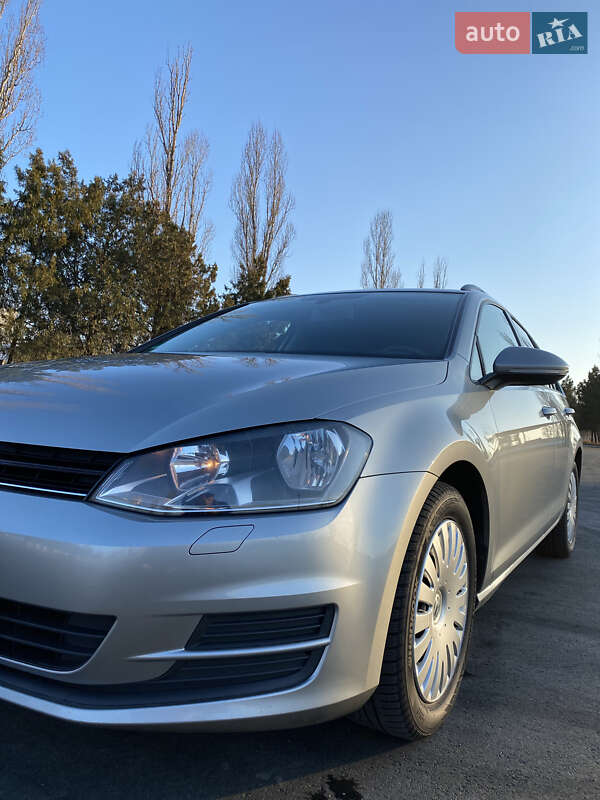 Универсал Volkswagen Golf 2014 в Измаиле