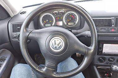 Универсал Volkswagen Golf 2004 в Хусте