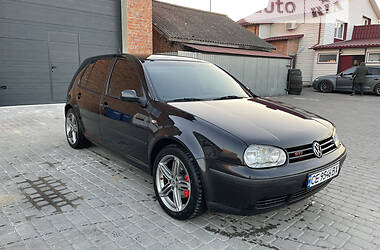 Хэтчбек Volkswagen Golf 1998 в 