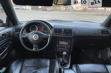 Хэтчбек Volkswagen Golf 1998 в 