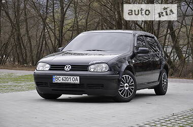 Хэтчбек Volkswagen Golf 2000 в Сваляве