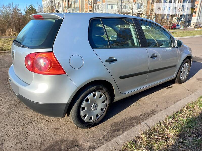 Хетчбек Volkswagen Golf 2006 в Шептицькому