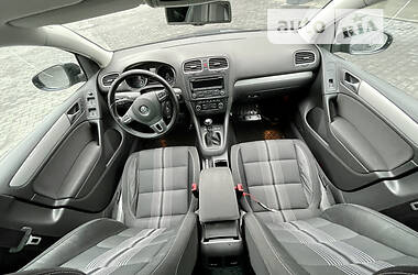 Хетчбек Volkswagen Golf 2012 в 