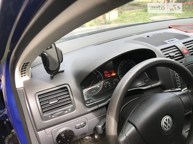 Хетчбек Volkswagen Golf 2005 в Львові