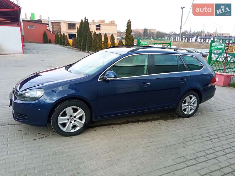 Универсал Volkswagen Golf 2010 в Гоще