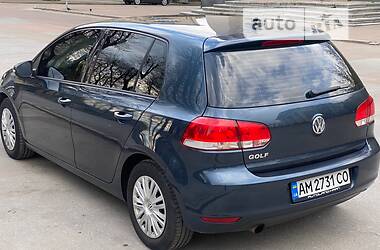 Хэтчбек Volkswagen Golf 2010 в Житомире