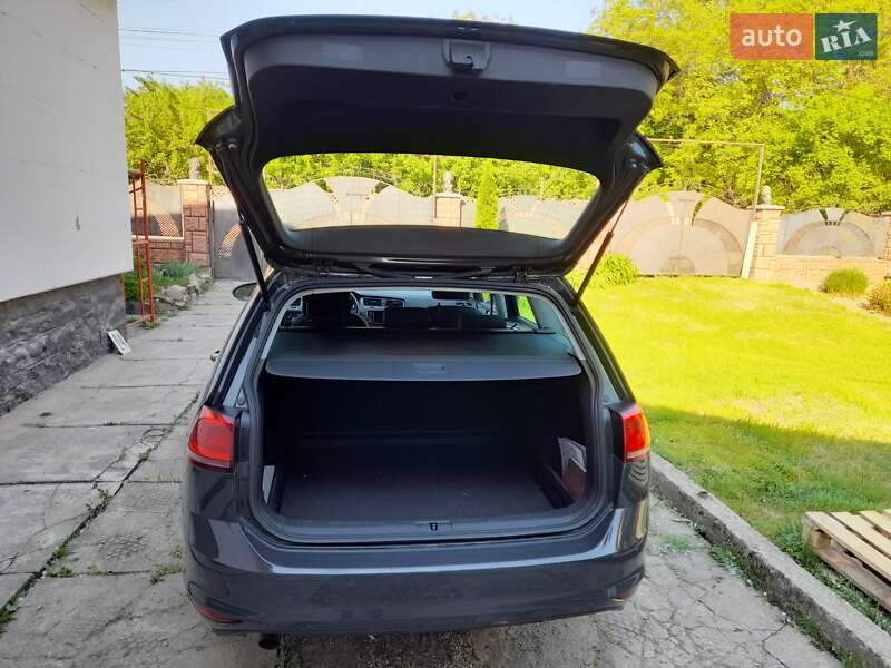 Универсал Volkswagen Golf 2016 в Мукачево