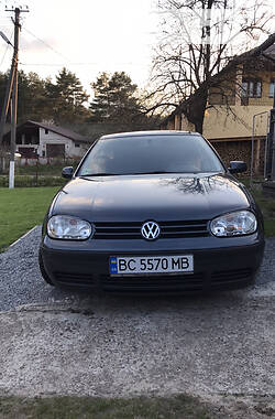 Хэтчбек Volkswagen Golf 1999 в Новояворовске