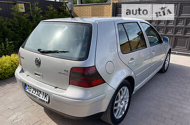 Хэтчбек Volkswagen Golf 2000 в Виннице