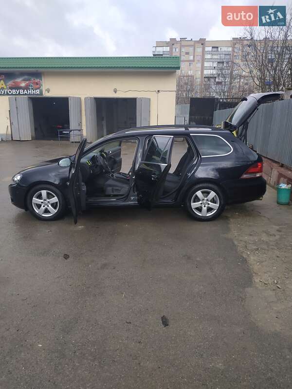 Универсал Volkswagen Golf 2011 в Каменец-Подольском