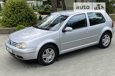 Хэтчбек Volkswagen Golf 2002 в Львове