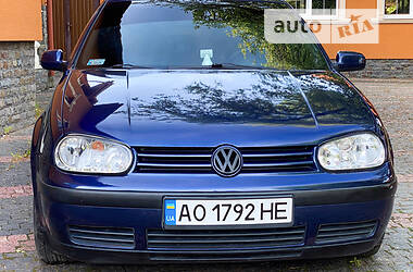 Хетчбек Volkswagen Golf 2001 в Хусті