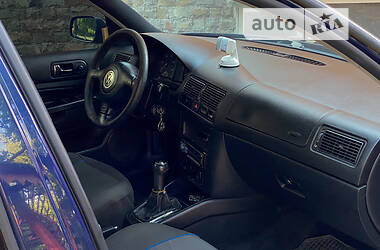 Хетчбек Volkswagen Golf 2001 в Хусті