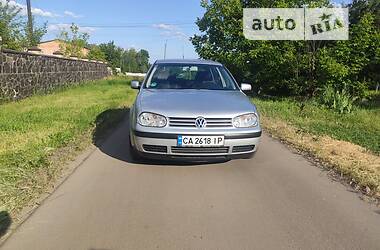 Хэтчбек Volkswagen Golf 2003 в Корсуне-Шевченковском