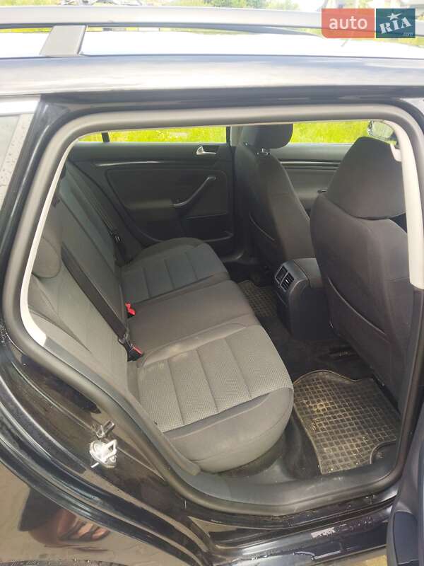 Универсал Volkswagen Golf 2012 в Самборе