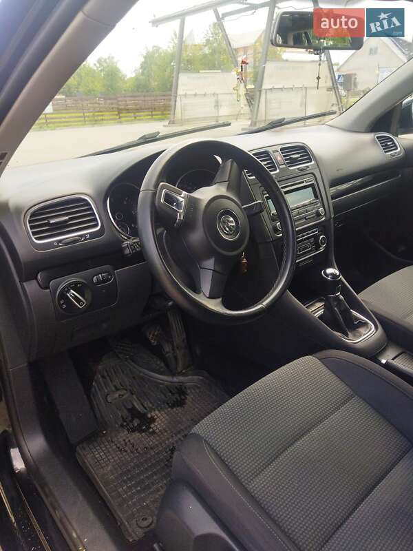 Универсал Volkswagen Golf 2012 в Самборе