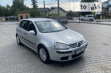 Хэтчбек Volkswagen Golf 2005 в Крыжополе