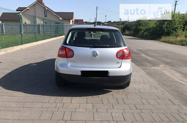 Хетчбек Volkswagen Golf 2005 в Ужгороді