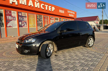 Хэтчбек Volkswagen Golf 2011 в 
