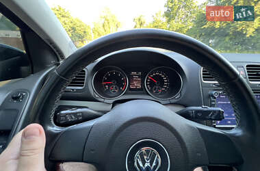 Хэтчбек Volkswagen Golf 2011 в 