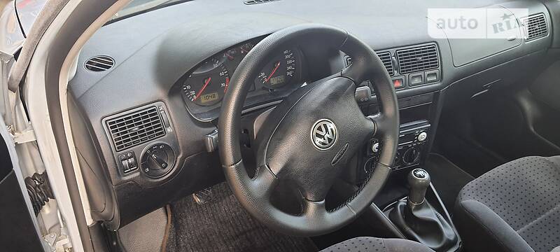 Хетчбек Volkswagen Golf 1999 в Полтаві