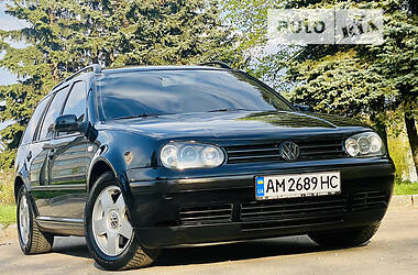 Універсал Volkswagen Golf 2001 в Житомирі