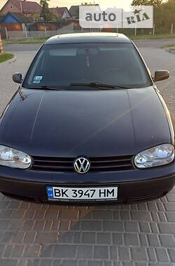 Хэтчбек Volkswagen Golf 1998 в Заречном