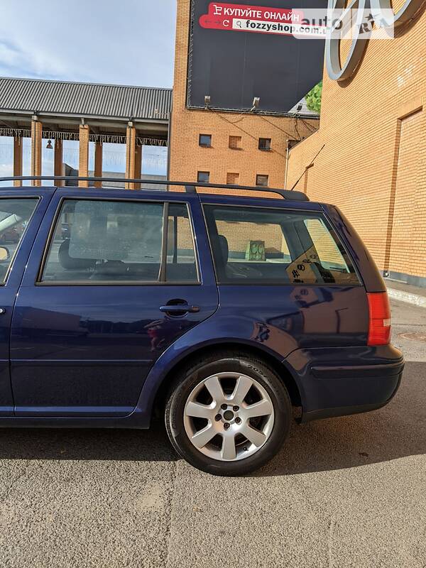 Универсал Volkswagen Golf 2003 в Днепре