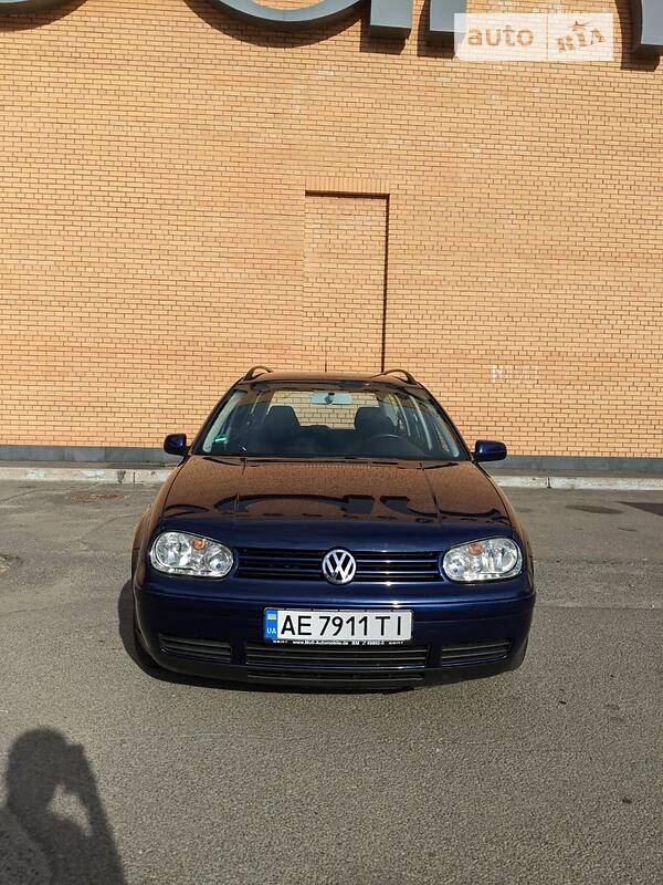 Универсал Volkswagen Golf 2003 в Днепре