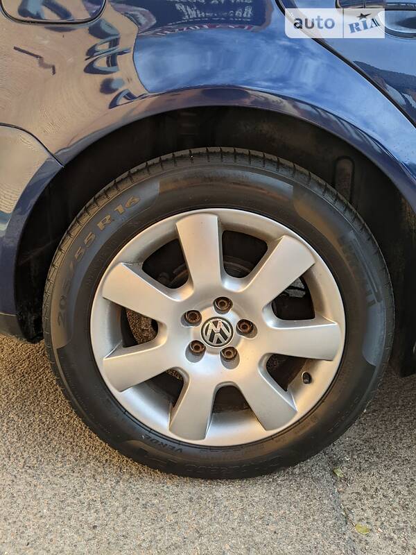 Универсал Volkswagen Golf 2003 в Днепре
