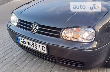 Хетчбек Volkswagen Golf 2002 в Вінниці