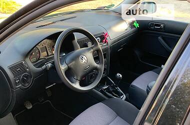 Хэтчбек Volkswagen Golf 2001 в Корсуне-Шевченковском