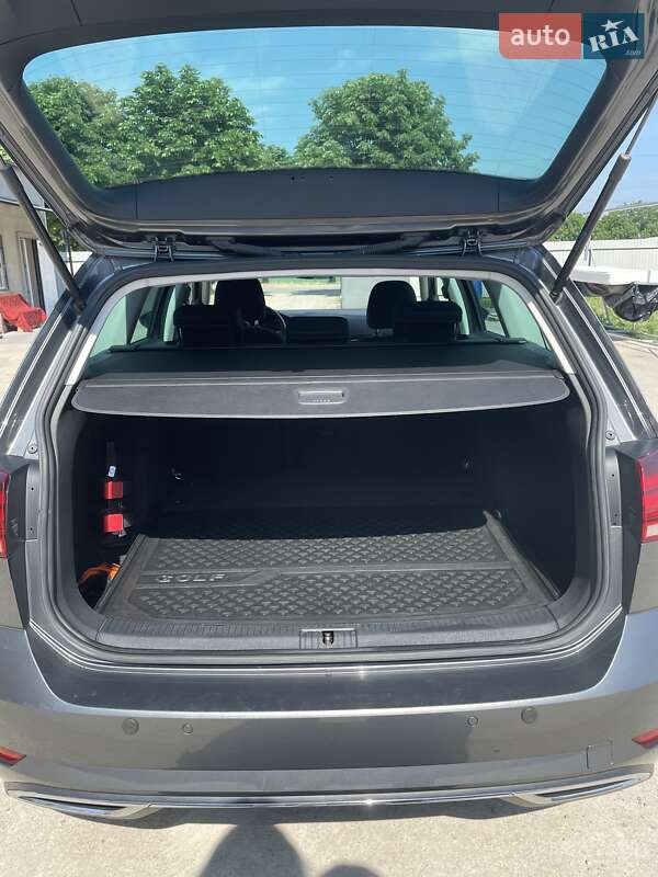 Універсал Volkswagen Golf 2017 в Новомиргороді