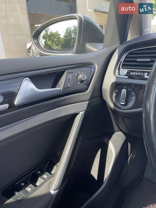 Універсал Volkswagen Golf 2017 в Новомиргороді