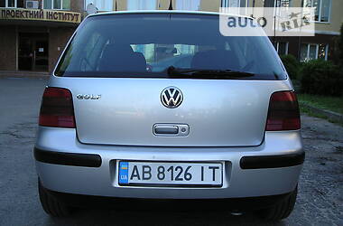 Хэтчбек Volkswagen Golf 2001 в Виннице