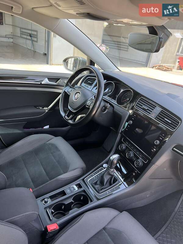 Універсал Volkswagen Golf 2017 в Новомиргороді
