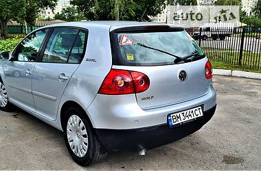 Хэтчбек Volkswagen Golf 2006 в Сумах