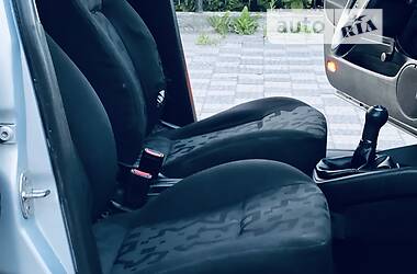 Хэтчбек Volkswagen Golf 2000 в 