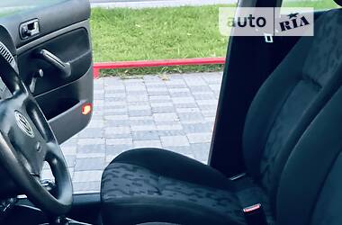 Хэтчбек Volkswagen Golf 2000 в 